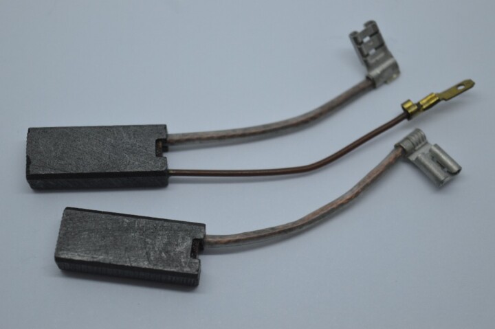SOLENT TOOLS Carbon Brushes Compatible With BLACK AND DECKER P8048A Drill