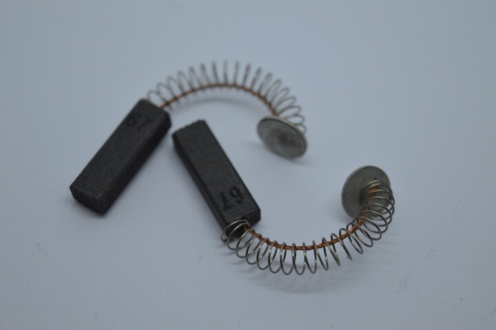 SOLENT TOOLS Carbon Brushes Compatible With QUALCAST AP5 Lawnrake